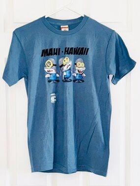 Maui Hawaii Minion Sharks Graphic T-Shirt Youth Large Blue Tourist Tee NWT